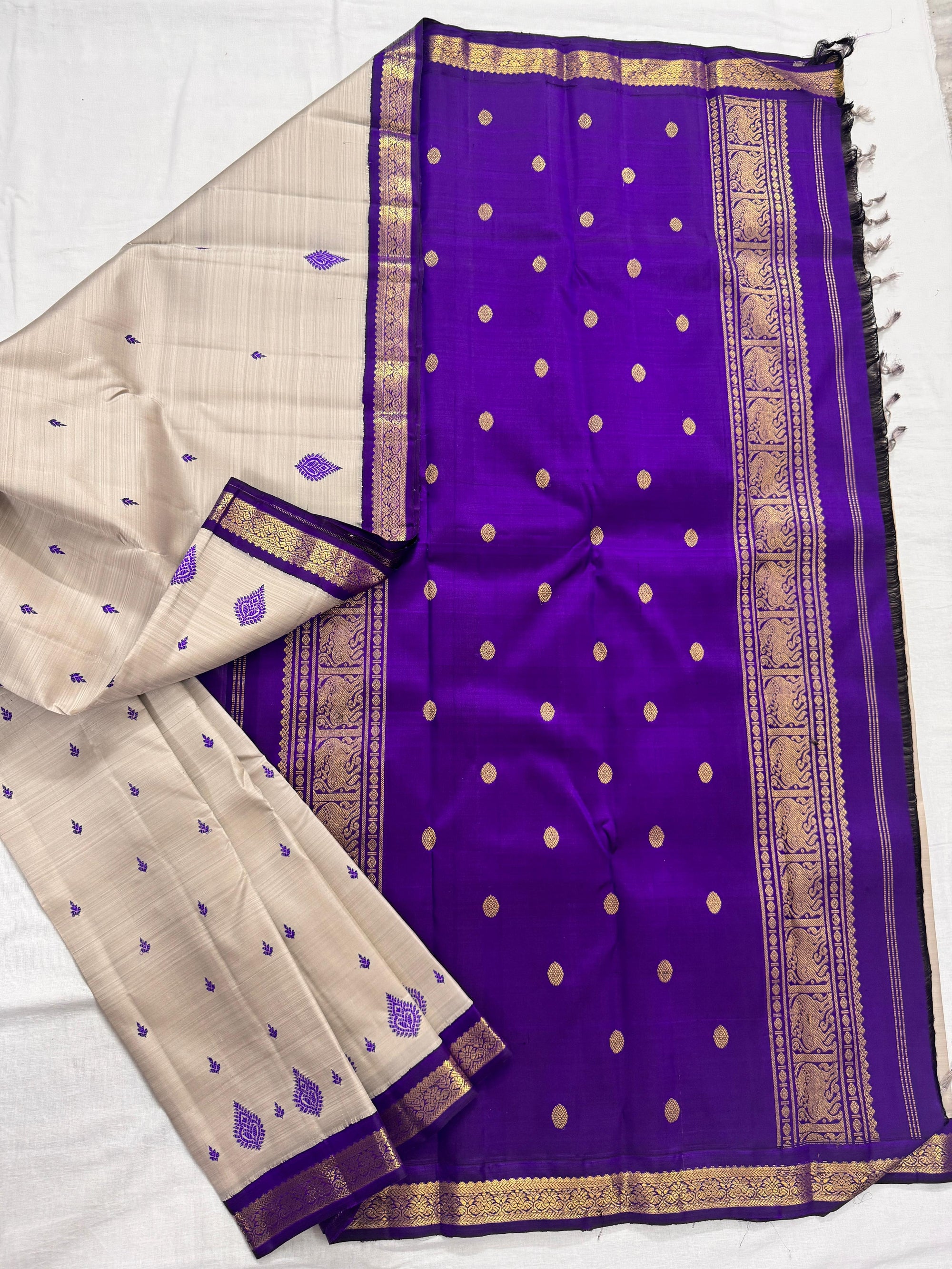 MYTHILI:  VINTAGE KANJIVARAM with BEETU BUTTA