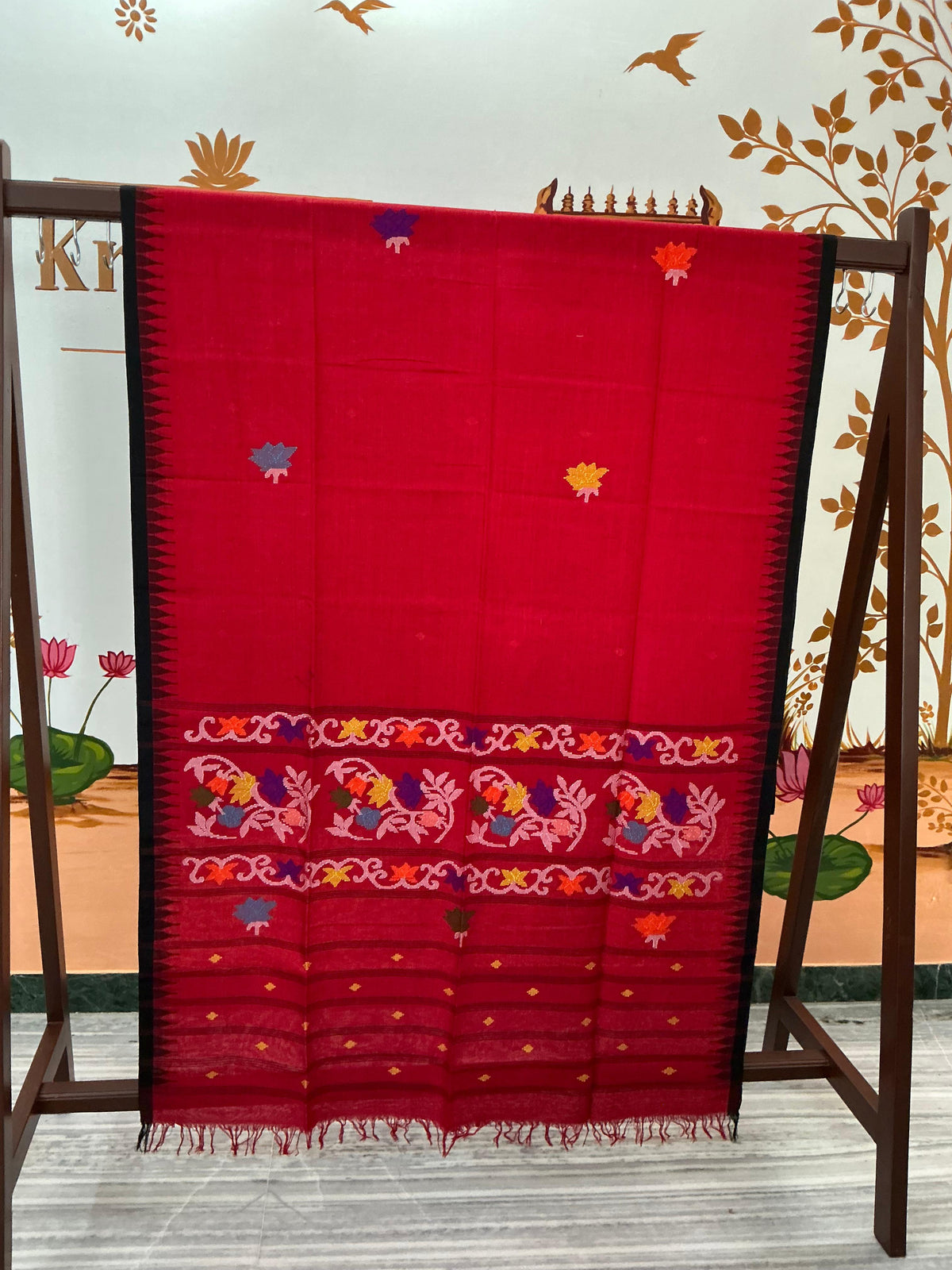 Manipur : MoirangPhee (Red &amp; Black)